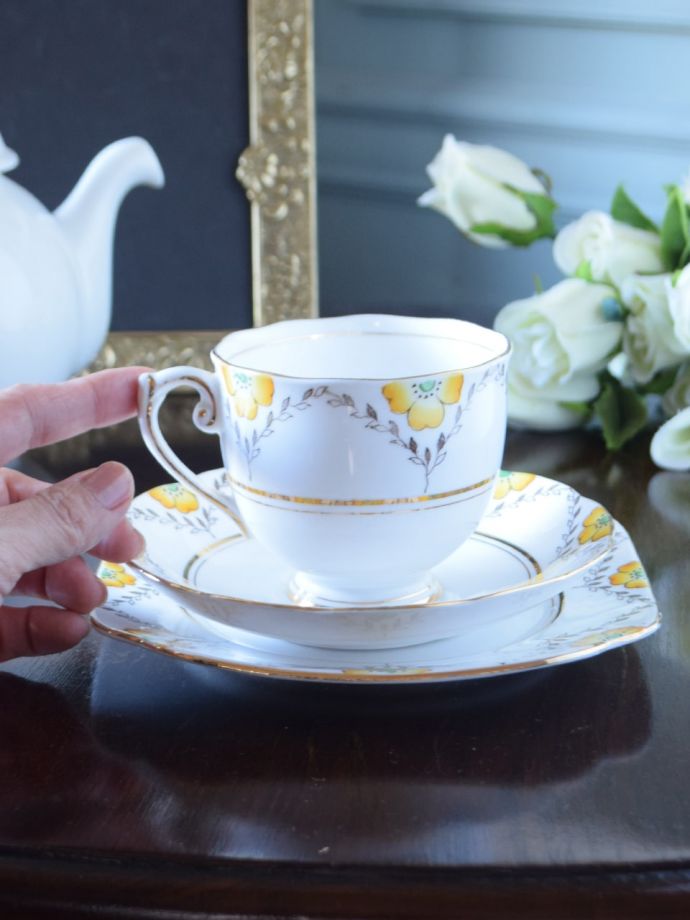 イギリスのカップ&ソーサー(トリオ)