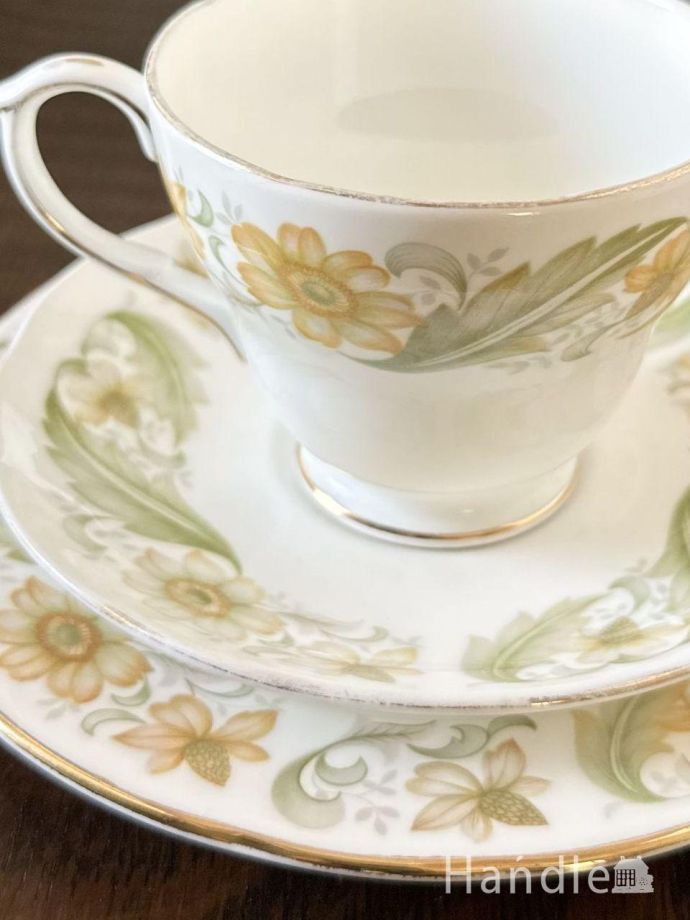 アンティークのカップ＆ソーサー(トリオ)