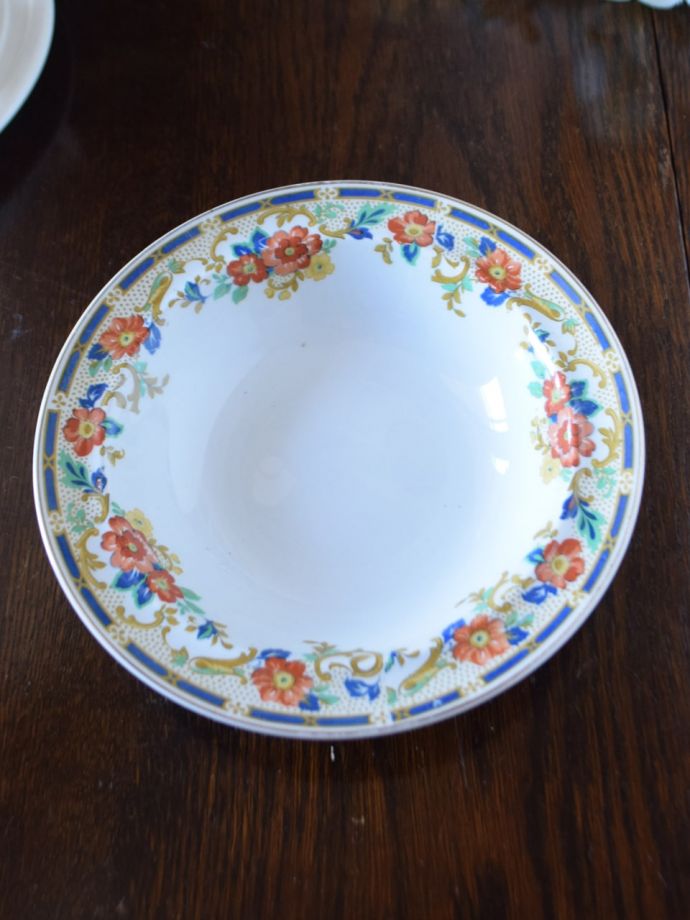 英国アンティークのおしゃれな食器