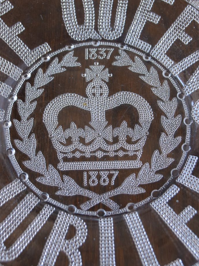 英国アンティークの雑貨、コロネーションのプレート