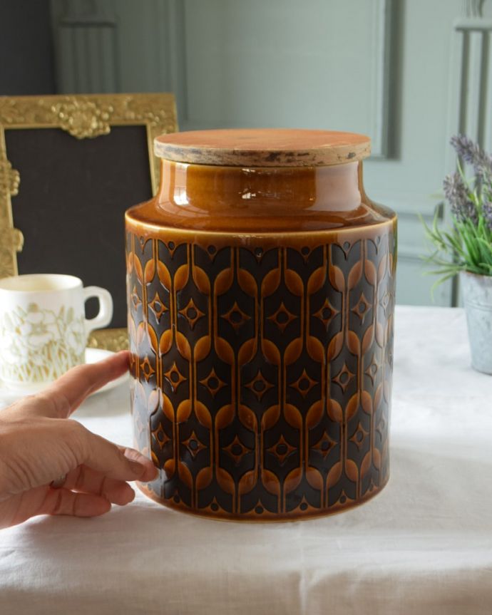 アンティーク 陶磁器の雑貨　アンティーク雑貨　キャニスター  エアルーム　たっぷり入るサイズ英国らしくたっぷりサイズ。(k-4321-z)