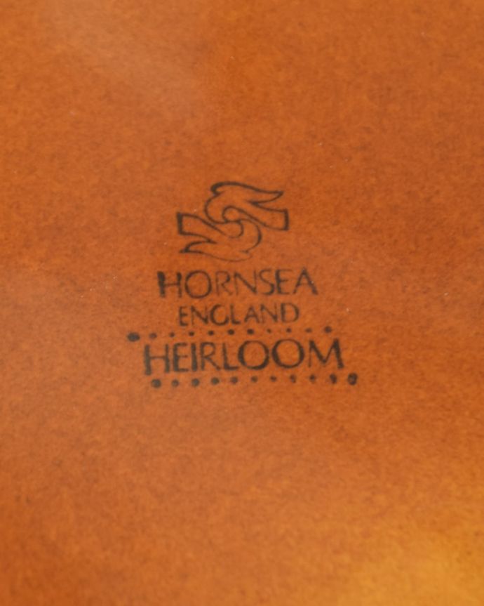 アンティーク 陶磁器の雑貨　アンティーク雑貨　キャニスター  エアルーム　裏側には品質の証ひっくり返して見ると、こんな感じのポーセリンマークを見つけることが出来ます。(k-4321-z)