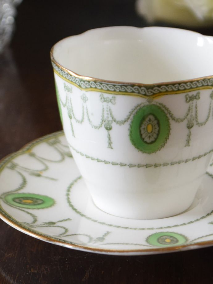 ロイヤルドルトンのアンティーク食器