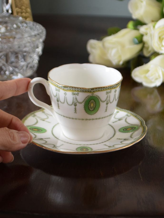 ロイヤルドルトンのカップ&ソーサー