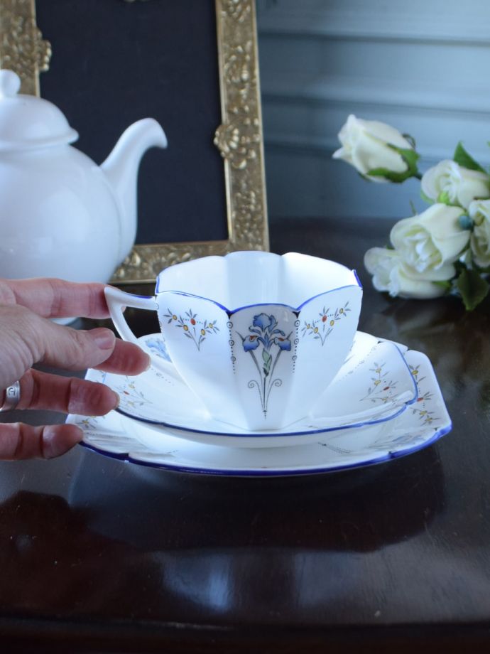 シェリー窯のアンティークカップ＆ソーサー、クイーンアンシェイプの