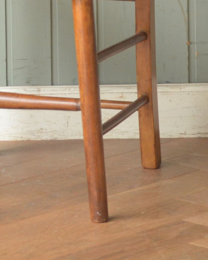 アンティークチェアの脚