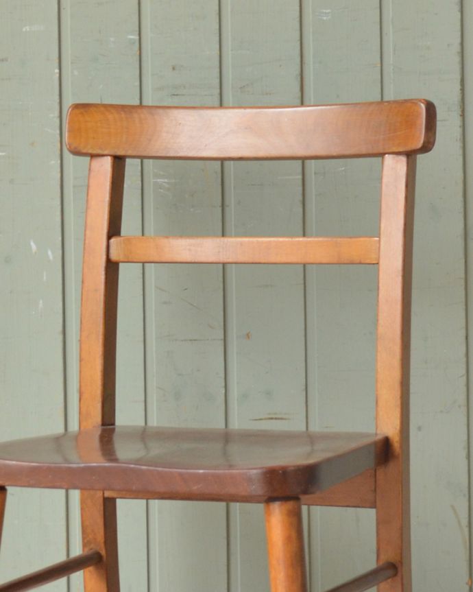 アンティークチェアの背もたれ