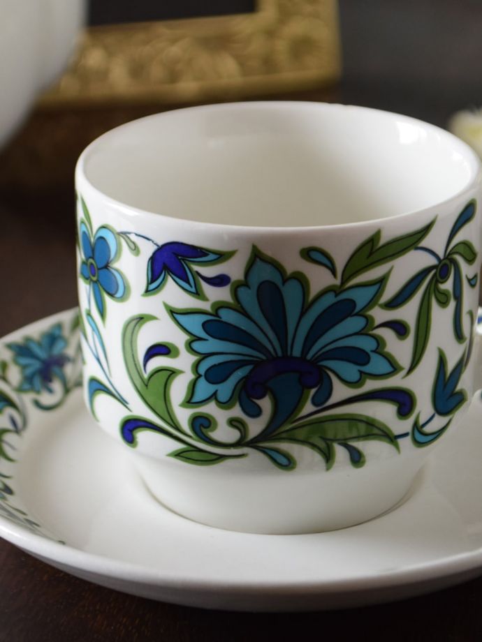 ミッドウィンターのスパニッシュガーデンのカップ＆ソーサー