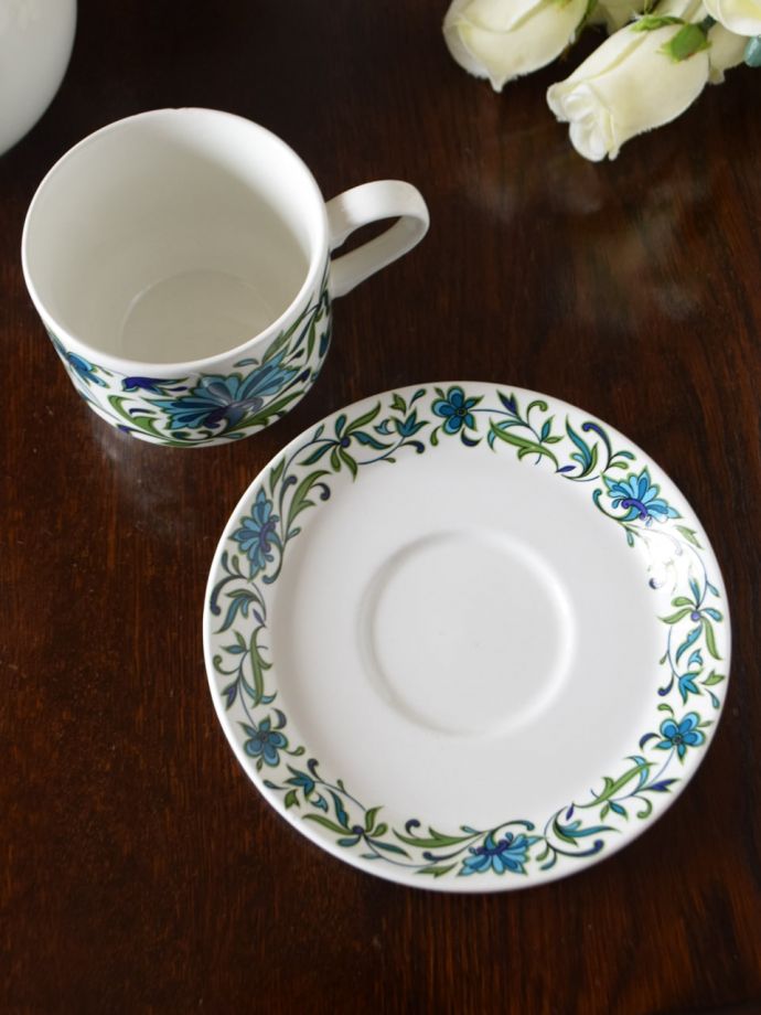 英国アンティークのおしゃれな食器