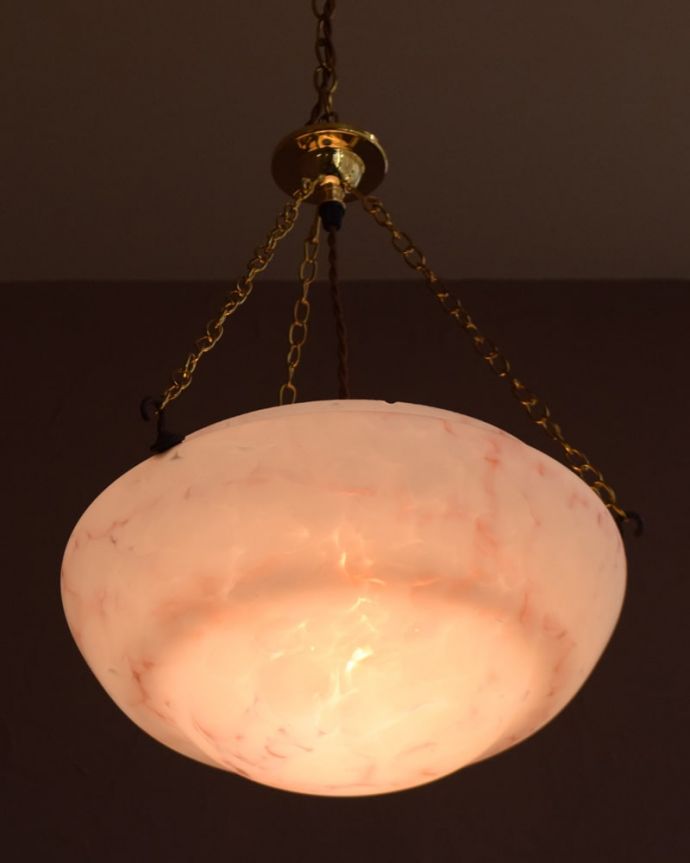 アンティーク照明の美しい灯り