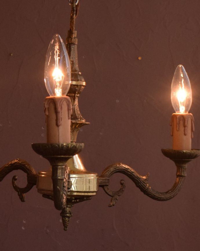 シャンデリア　照明・ライティング　アンティーク シャンデリア　しっかりオーバーホウルしましたHandleのシャンデリアはアンティーク専門の職人が時間をかけて日本仕様に修理しています。(k-4487-z)