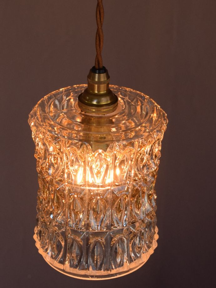 ペンダントライト　照明・ライティング　アンティーク シェード　取り付け金具は日本仕様シェードはアンティークですが、取り付け金具は日本仕様の新しいものです。(k-4490-z)