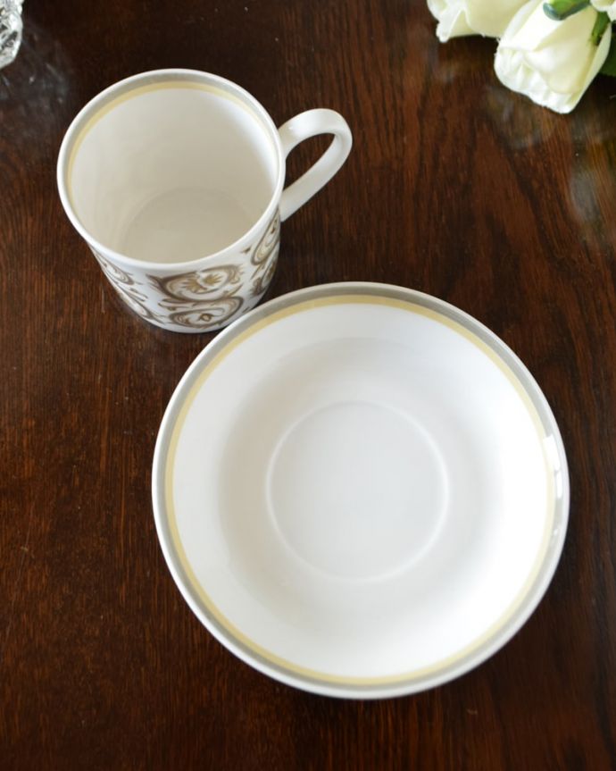 英国アンティークのおしゃれな食器