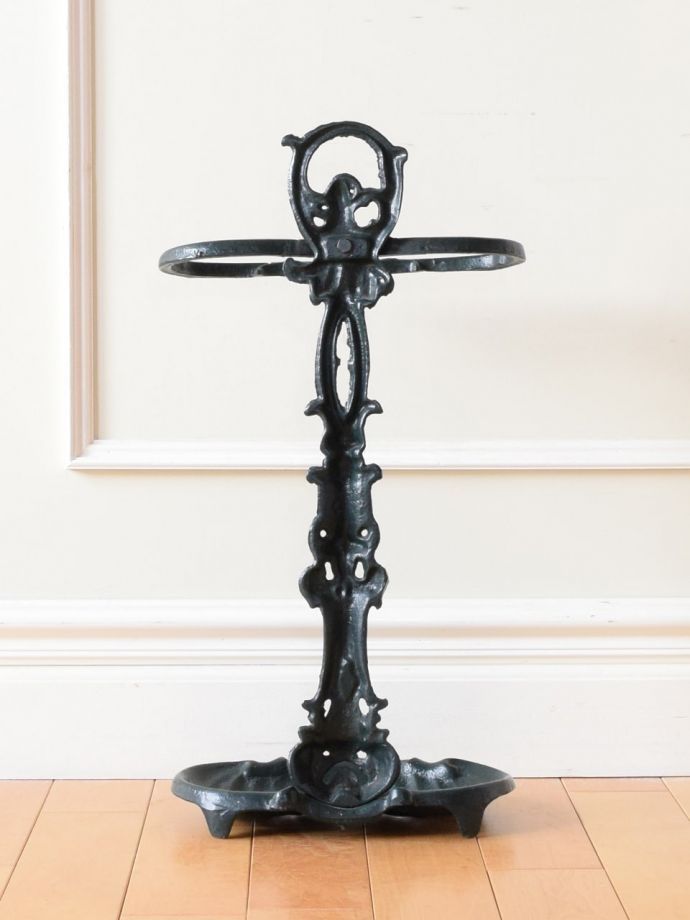 アンティーク調 アイアン傘立て アンブレラスタンド コーナータイプ アンティークのアイアン製の傘立て、おしゃれなアンブレラスタンド(k