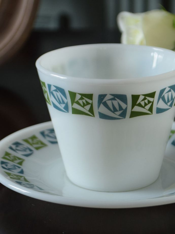 パイレックスのカップ&ソーサー