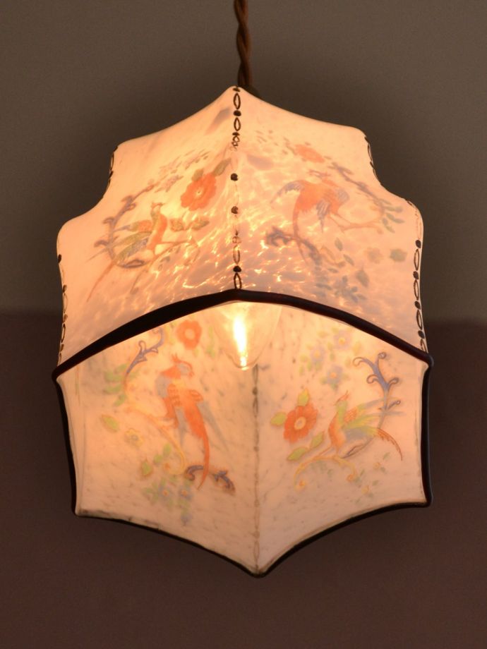 アンティーク照明の美しい灯り