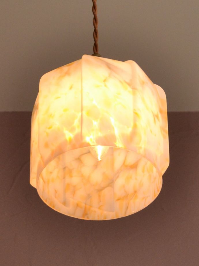 アンティーク照明の美しい灯り