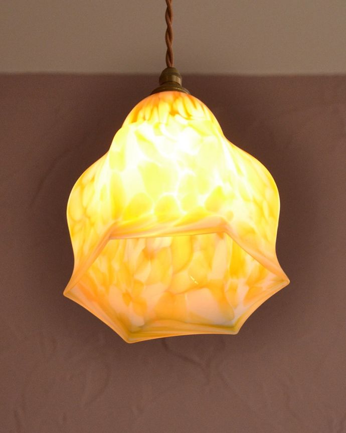 アンティーク照明の美しい灯り