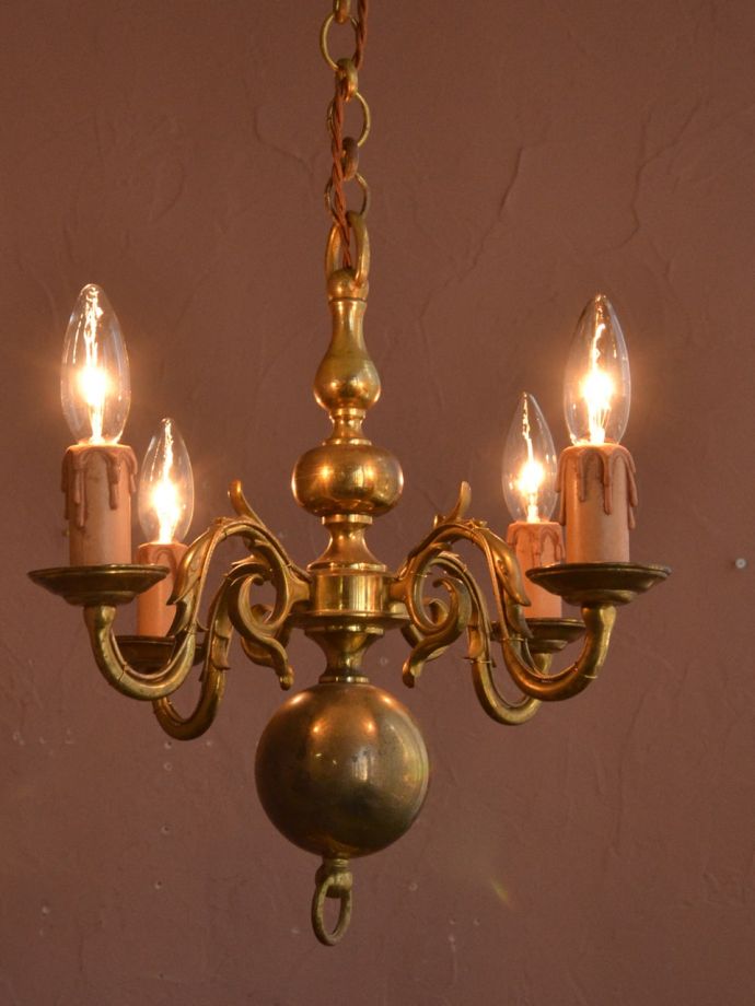 シャンデリアの灯り