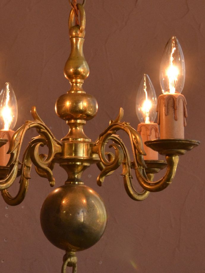 アンティークのシャンデリア