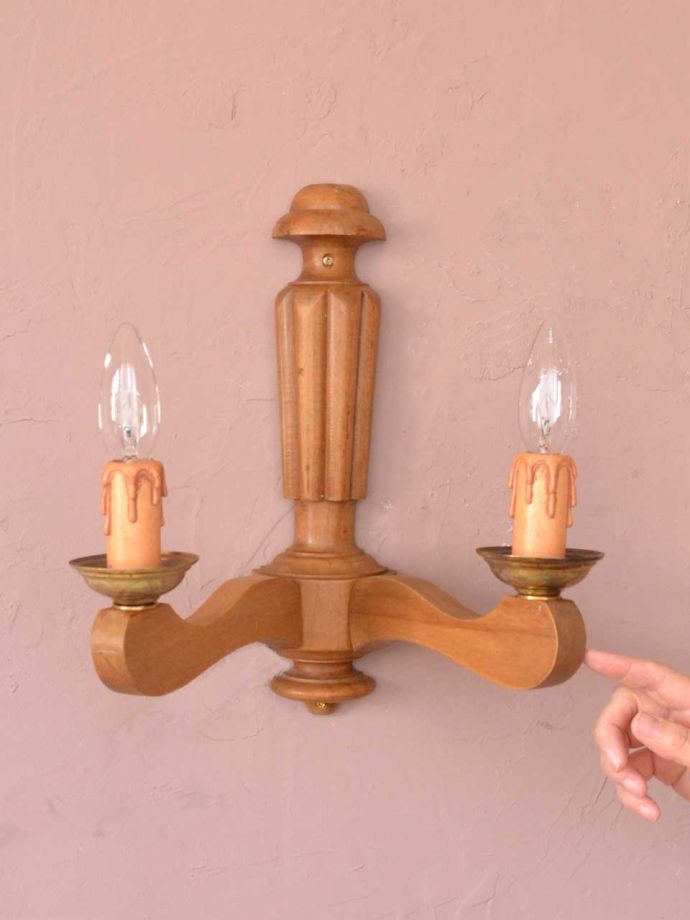 アンティークの壁付けシャンデリア