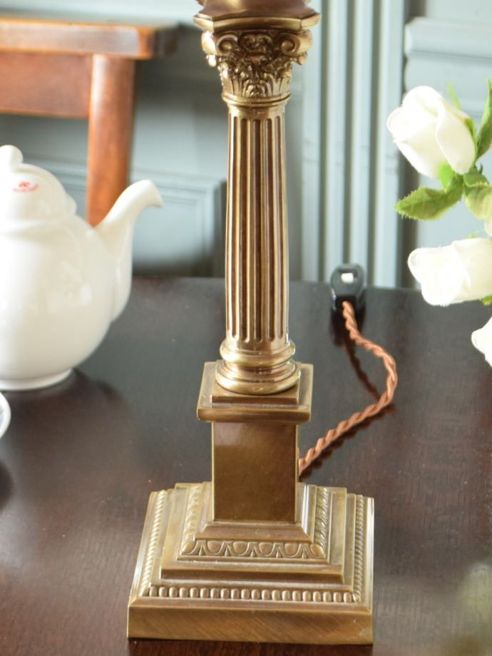 テーブルランプの装飾