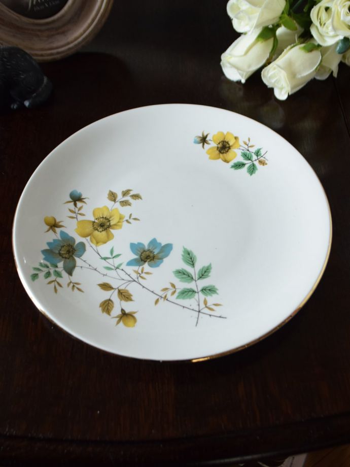 英国アンティークのおしゃれな食器