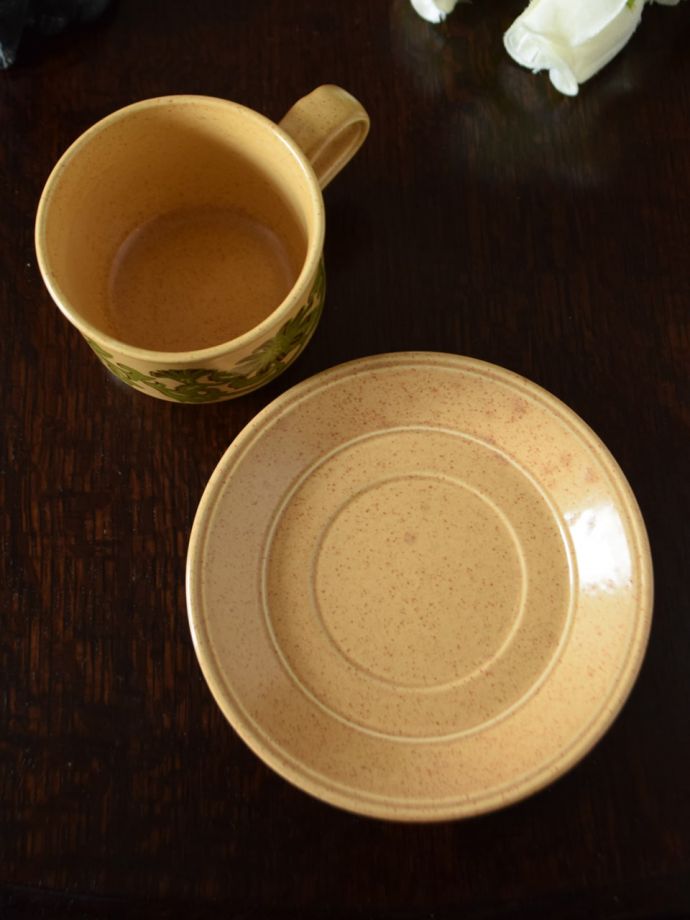 英国アンティークのおしゃれな食器