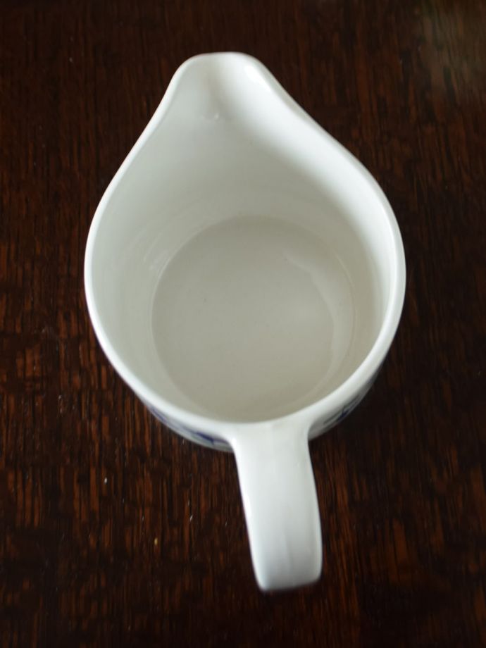 英国アンティークのおしゃれな食器