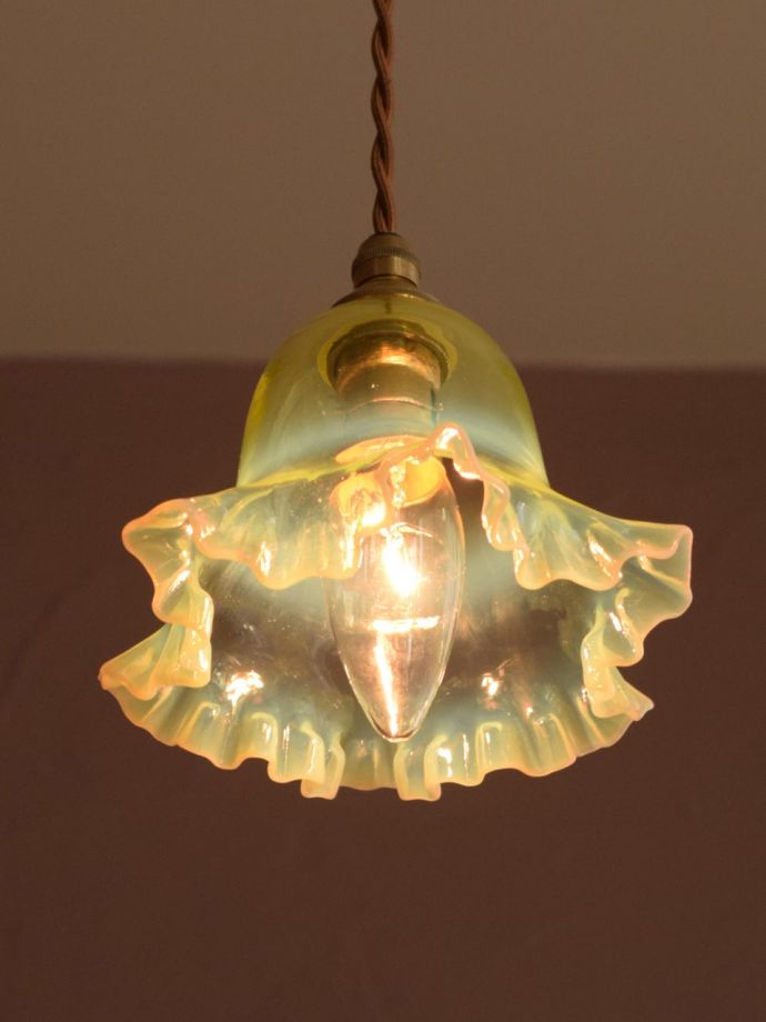 アンティーク照明の美しい灯り