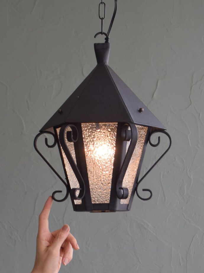 シャンデリアの灯り