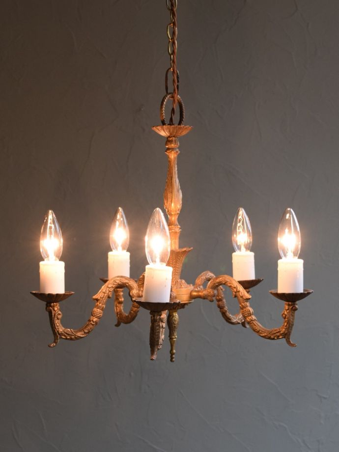 シャンデリアの灯り