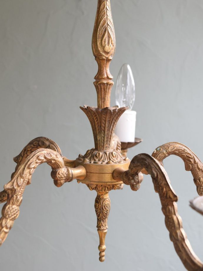 真鍮のシャンデリア