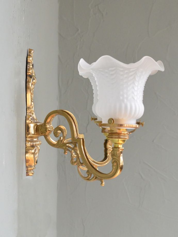 壁付けブラケットの側面