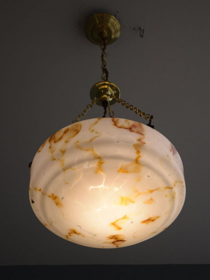 アンティーク照明の美しい灯り