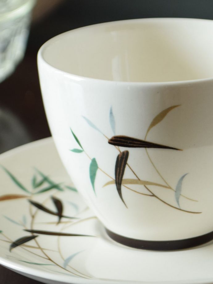 ロイヤルドルトンのカップ&ソーサー