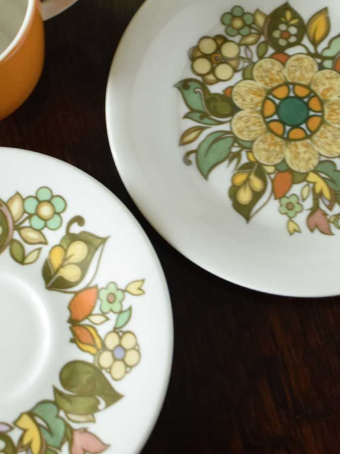 ロイヤルドルトンのアンティーク食器