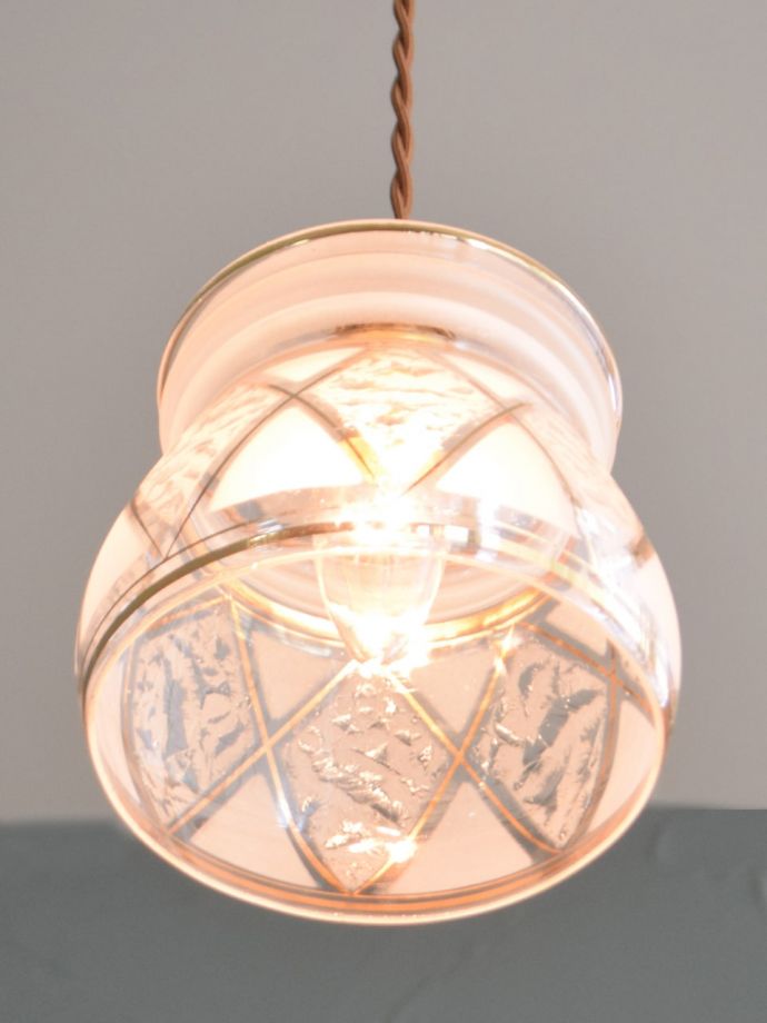 アンティーク照明の美しい灯り