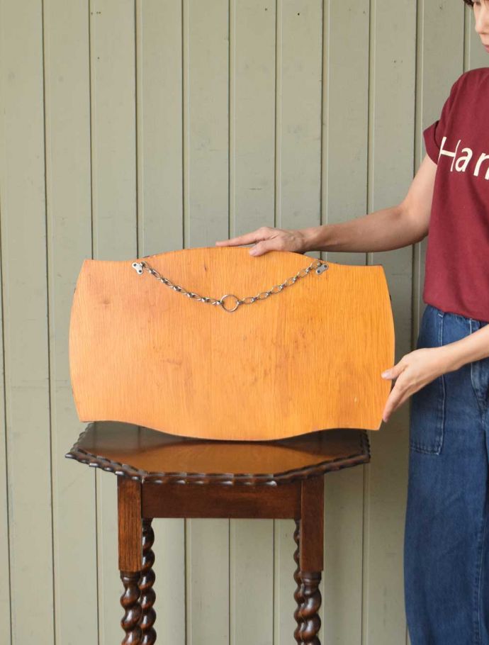 アンティークの鏡の裏