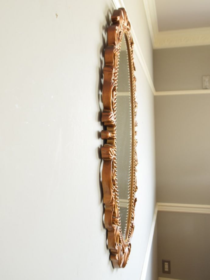 アンティークのおしゃれな鏡、植物モチーフがゴージャスな