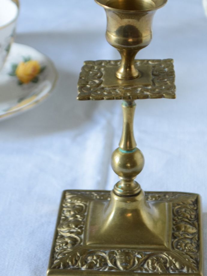 アンティーク真鍮製のキャンドルスタンド