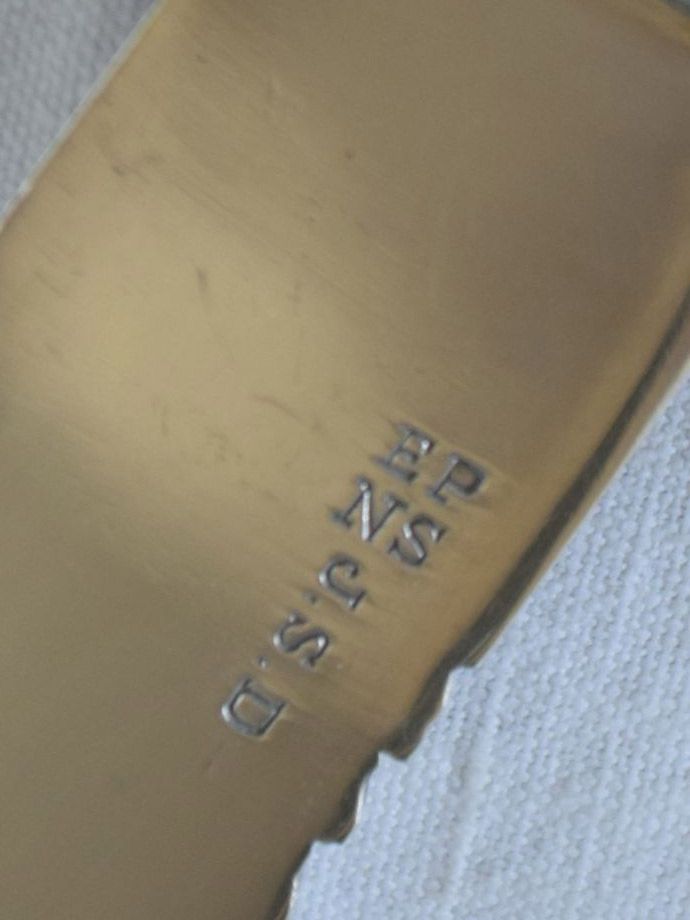 アンティークのシルバープレート