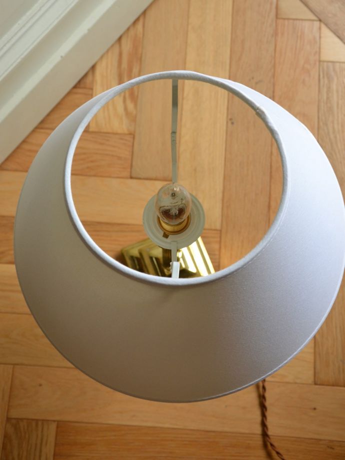 ホルダータイプのシェードです。