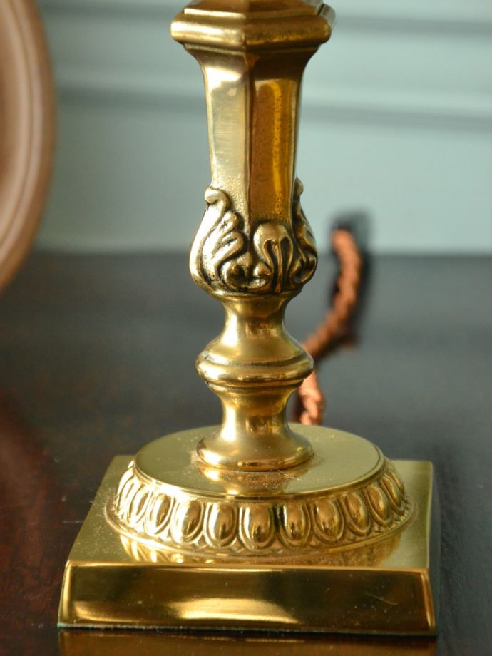 テーブルランプの装飾