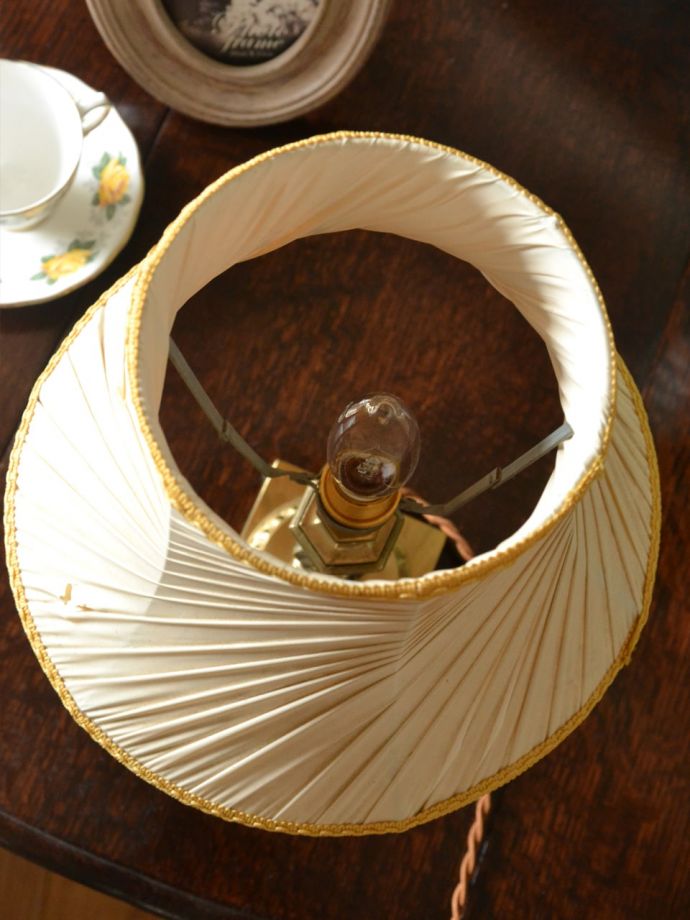 ホルダータイプのシェードです。