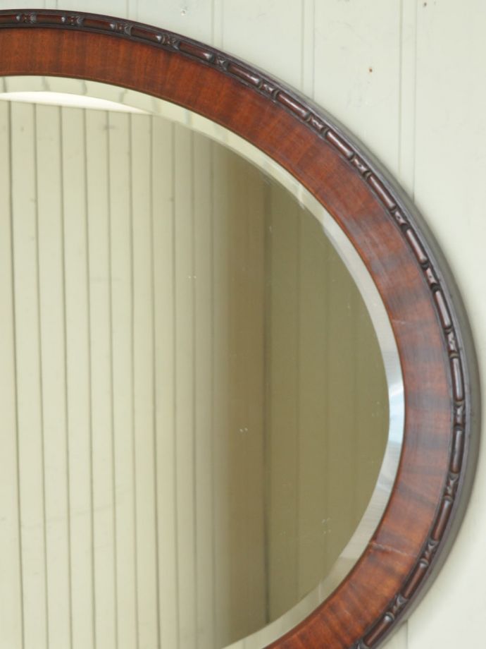 アンティークの美しい鏡