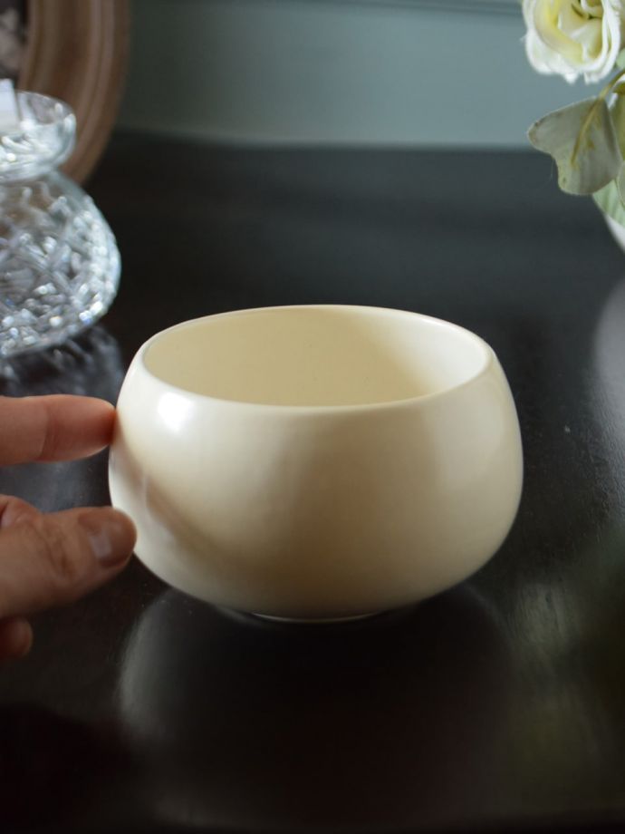 陶磁器のシュガーボウル