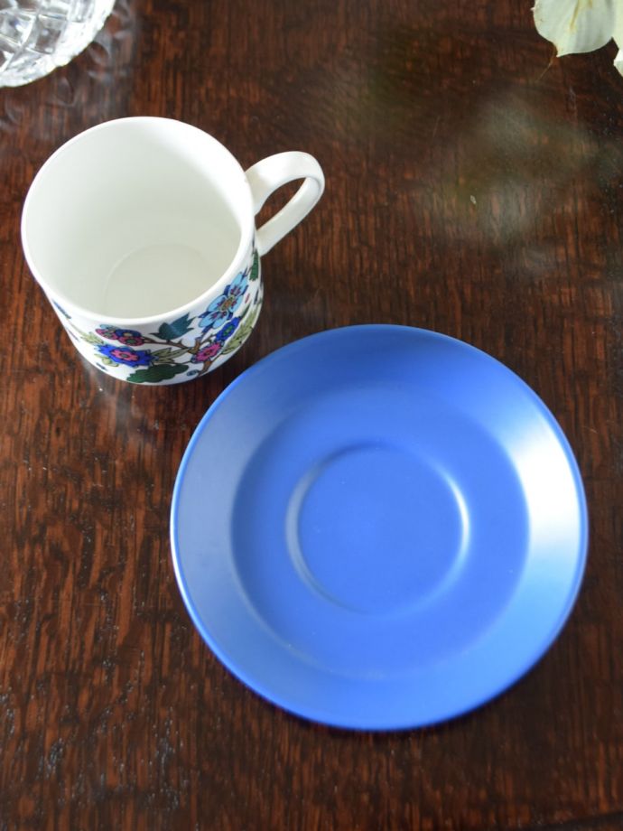 英国アンティークのおしゃれな食器