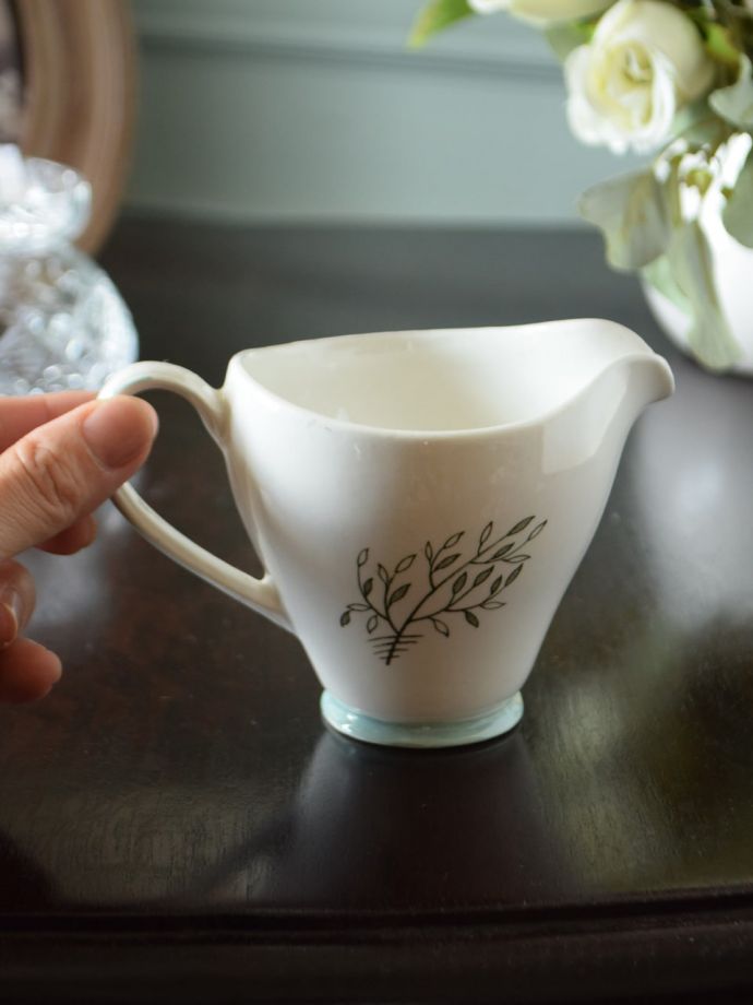 陶磁器のミルクピッチャー