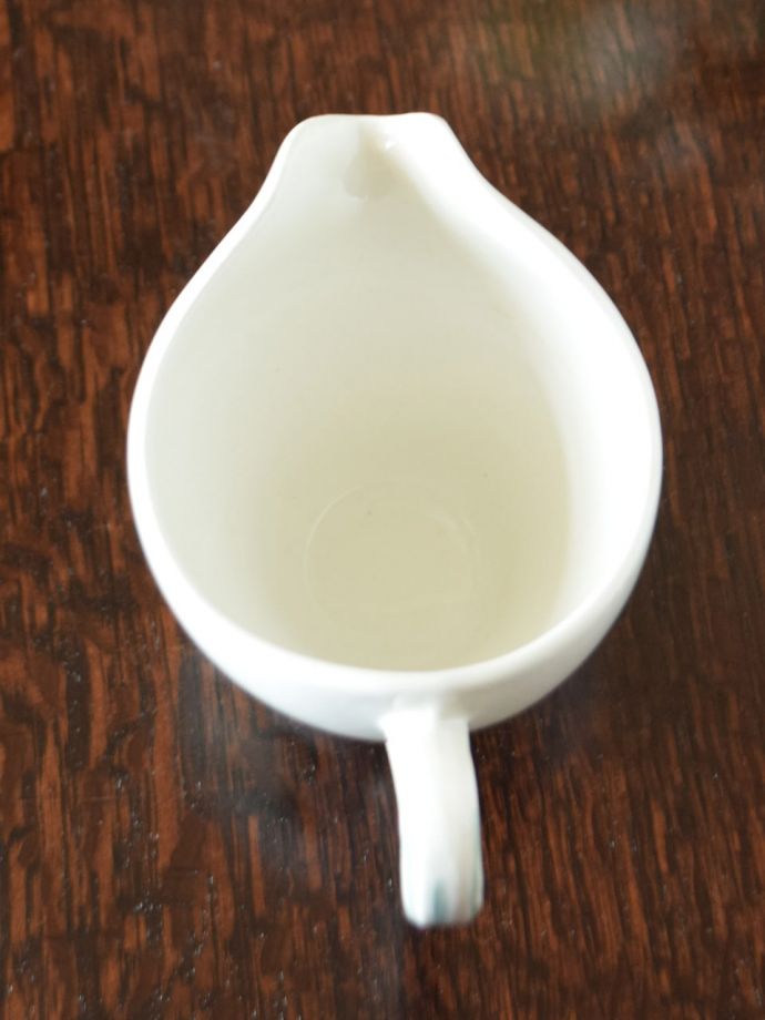 英国アンティークのおしゃれな食器